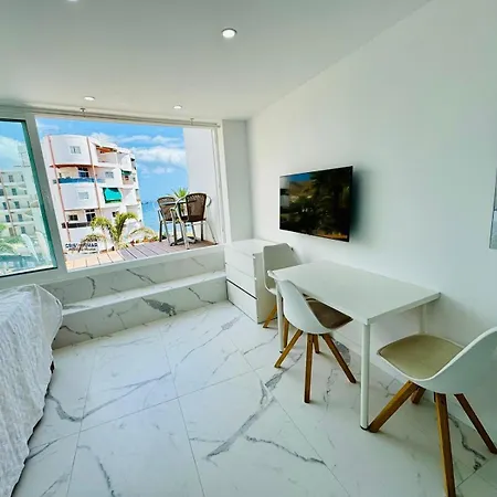 Lejlighed Cristianos Must-see Beachfront Apartment, Stunning Views In Tenerife *