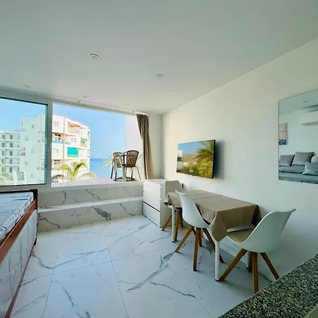 アパート Cristianos Must-see Beachfront Apartment, Stunning Views In Tenerife ロスクリスティアーノス
