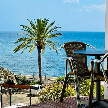 Cristianos Must-see Beachfront Apartment, Stunning Views In Tenerife アパート